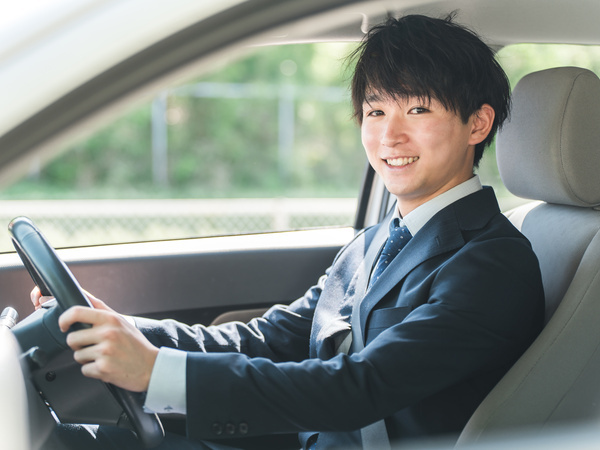 【アルバイト・パート/送迎ドライバー】◆入社祝い金10万円!◆高時給1800円!(規定あり)◆レギュラー勤務で月2万円の報奨金あり◆シフトは1日5時間~の相談もOK◆休日自由に設定◆年齢・経験・資格・学歴不問◆未経験大歓迎!