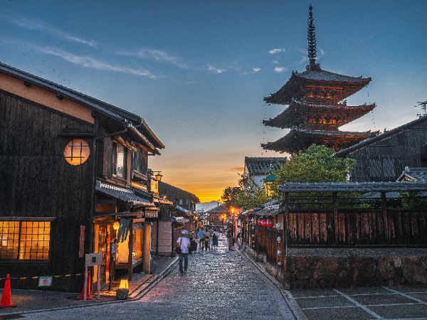 25-498_BEAMS JAPAN 祇園 ／ 海外客への接客・販売