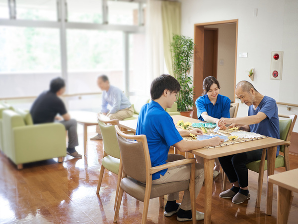 ご入居者さまの安心を支える
やりがいある仕事！