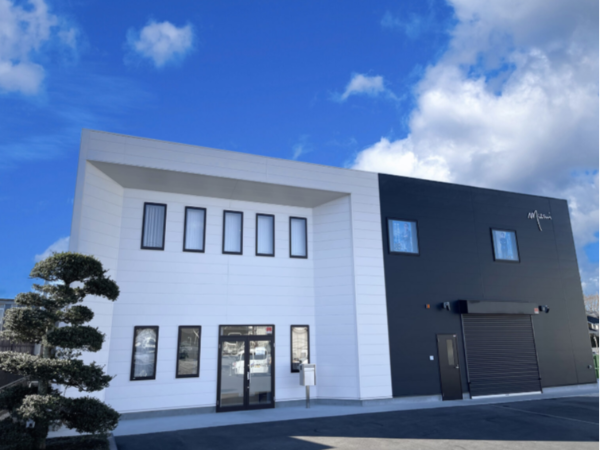 【鹿沼市/正社員/営業スタッフ】◆固定給30万円～＋インセンティブ＋諸手当あり◆営業未経験でも歓迎◆ノルマなし×インバウンド営業で始めやすい◆年末年始・夏季休暇も充実◆奨学金返済支援制度あり◆車通勤OK＆寮完備で安心◆結婚・出産祝い金あり！