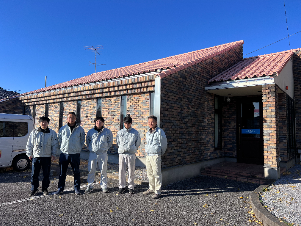 【館林市/正社員/工事スタッフ】◆業界未経験OK◆月給30～50万円＋各種手当◆充実の福利厚生◆奨学金返済支援制度あり◆産休・育休取得実績あり◆賞与年2回◆奨励金、随時昇給あり◆勤続年数長い方も多数◆イチから手に職をつけるチャンス！