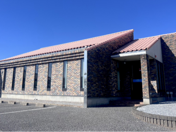 【館林市/正社員/営業スタッフ】◆固定給30万円～＋インセンティブ＋諸手当あり◆営業未経験でも歓迎◆ノルマなし×インバウンド営業で始めやすい◆年末年始・夏季休暇も充実◆奨学金返済支援制度あり◆車通勤OK＆寮完備で安心◆結婚・出産祝い金あり！