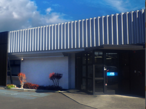 【小山市/正社員/営業スタッフ】◆固定給30万円～＋インセンティブ＋諸手当あり◆営業未経験でも歓迎◆ノルマなし×インバウンド営業で始めやすい◆年末年始・夏季休暇も充実◆奨学金返済支援制度あり◆車通勤OK＆寮完備で安心◆結婚・出産祝い金あり！