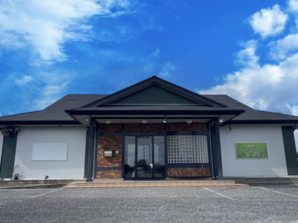 【太田市/正社員/営業スタッフ】◆固定給30万円～＋インセンティブ＋諸手当あり◆営業未経験でも歓迎◆ノルマなし×インバウンド営業で始めやすい◆年末年始・夏季休暇も充実◆奨学金返済支援制度あり◆車通勤OK＆寮完備で安心◆結婚・出産祝い金あり！