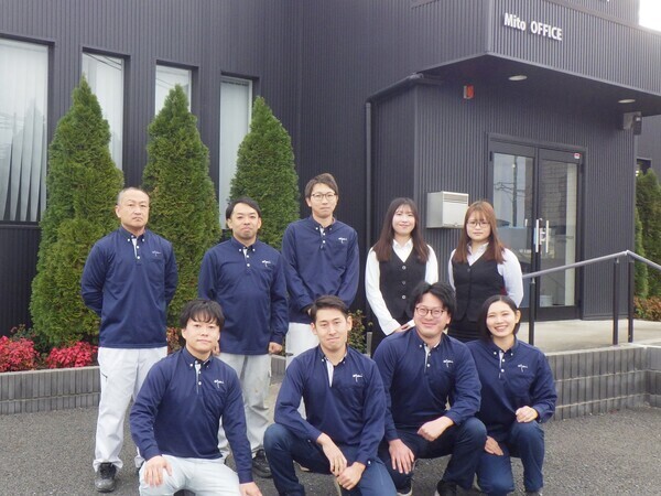 【水戸市/正社員/工事スタッフ】◆業界未経験OK◆月給30～50万円＋各種手当◆充実の福利厚生◆奨学金返済支援制度あり◆産休・育休取得実績あり◆賞与年2回◆奨励金、随時昇給あり◆勤続年数長い方も多数◆イチから手に職をつけるチャンス！