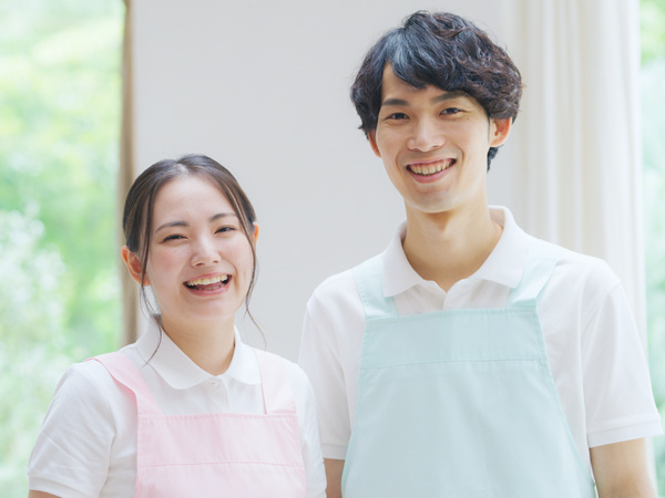 ☆年間114日休暇でオンオフのメリハリをつけながら働ける環境です♪☆夏季・冬季休暇もあり、プライベートと両立しやすい職場です！！！☆新しくキレイな設備が整ったホームで、安心して業務に取り組めます！☆未経験からでも丁寧な研修があり、スキルアップを目指せます◎