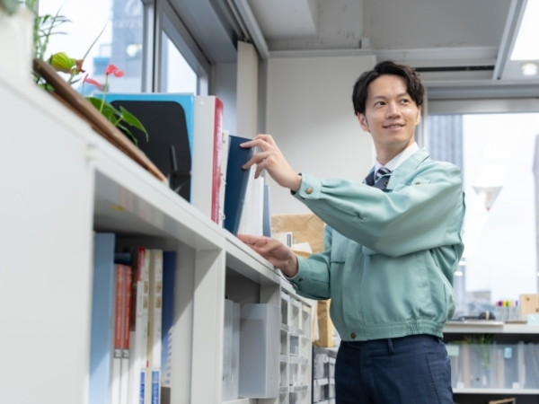 【店舗デザイン部長】東証スタンダード上場／転勤なし／退職金あり