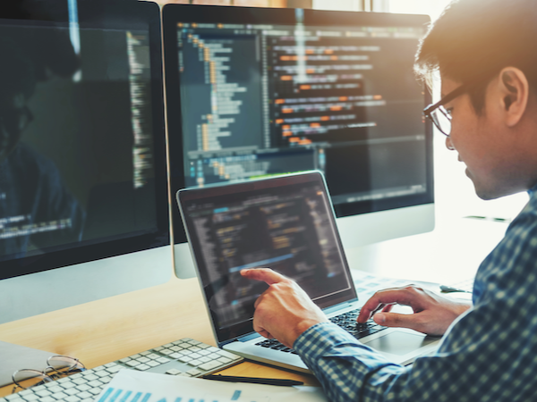 ★Webエンジニア 穏やかに、コツコツと。【どこでやるか】よりも【誰とやるか！】を大切にしています！