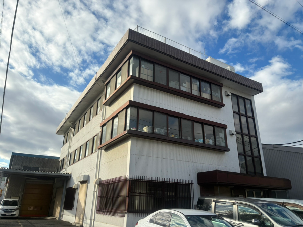 入社準備金制度あり【【保育士・児童指導員／正社員】◎未経験者大歓迎　◎やりがいのあるお仕事　◎残業ほぼなし　◎年間休日120日以上　◎完全週休2日制（日祝＋ほか1日）　◎昇給・賞与あり　◎風通しのよい社風