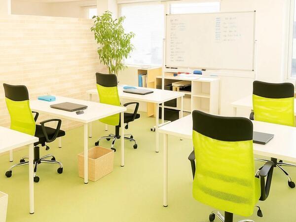 【就労支援員／正社員】◎未経験者大歓迎　◎やりがいのあるお仕事　◎残業ほぼなし　◎年間休日120日以上　◎完全週休2日制　◎昇給・賞与あり　◎風通しのよい社風