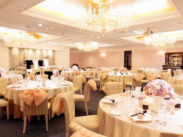 レストランに宴会場。多様な用途で皆さまに愛されて