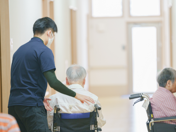 夜勤 訪問看護ステーションの看護師 交野市内サービス付高齢者向け住宅での業務 アルバイト パートの募集求人 株式会社