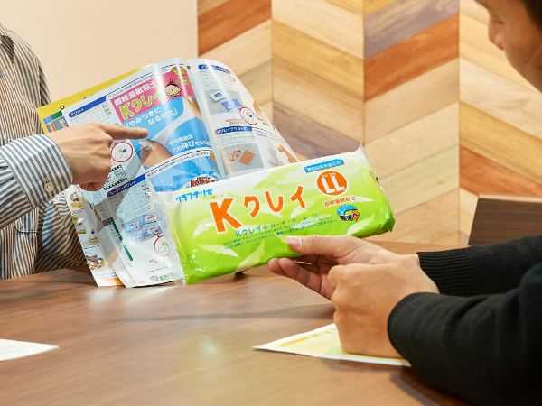 私たちの教材で笑顔になる子どもたちを増やすために、飛び回っています。