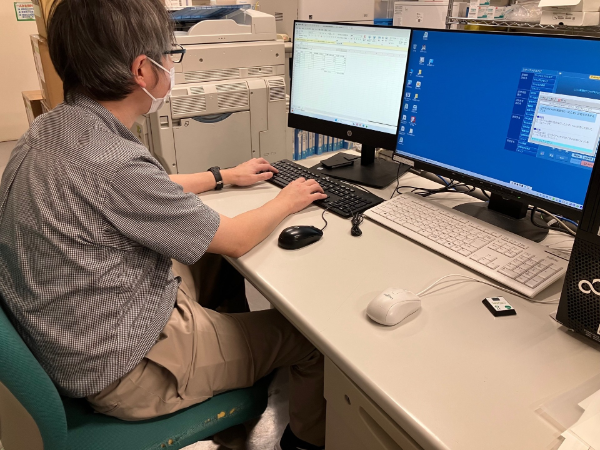 慣れるまで丁寧に教えます。