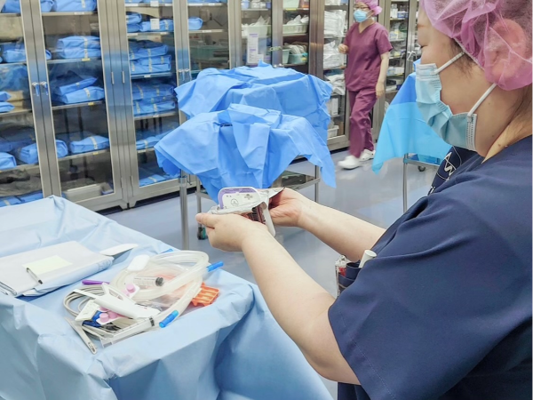 まずは先輩に教えてもらいながら
作業をするのでご安心ください