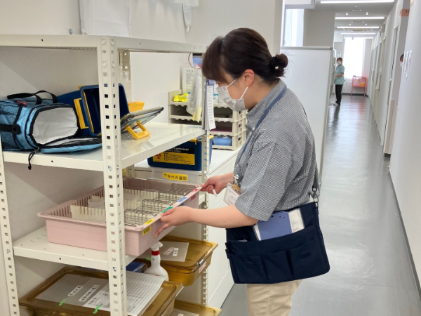 検体の回収作業。見落し無いか確認！