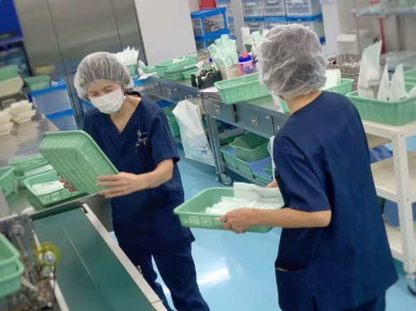 協力しながら仕事を進めます