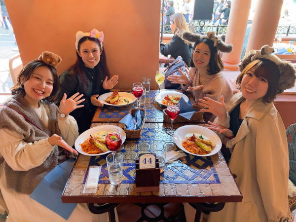 プライベートでも出かけるほど
仲がいいスタッフが自慢です♪