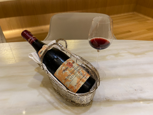 最高の状態でワインをご提供できるよう、
準備を重ねます