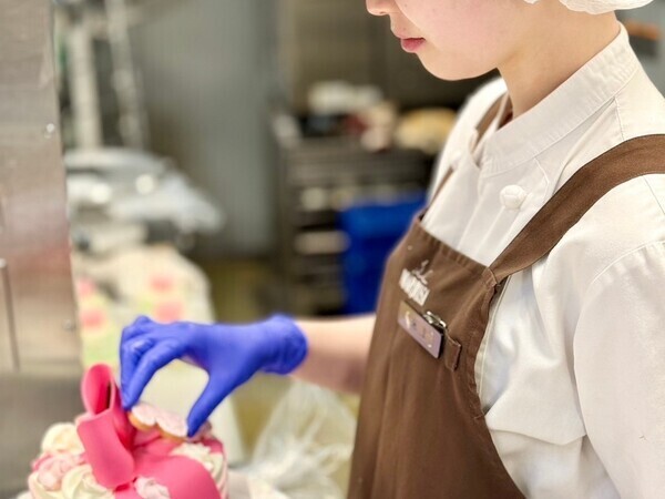 世界にひとつだけのオーダーケーキ専門店★ドルチェマリリッサ★パティシエ経験者募集★賞与年3回★駅近　