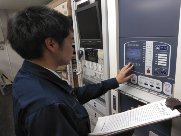 【電験三種保有者を募集】月給28万～／官公庁舎の設備管理員／福岡市中央区赤坂／年間休日120日