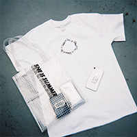 SHE IS SUMMER | SIS Tシャツ