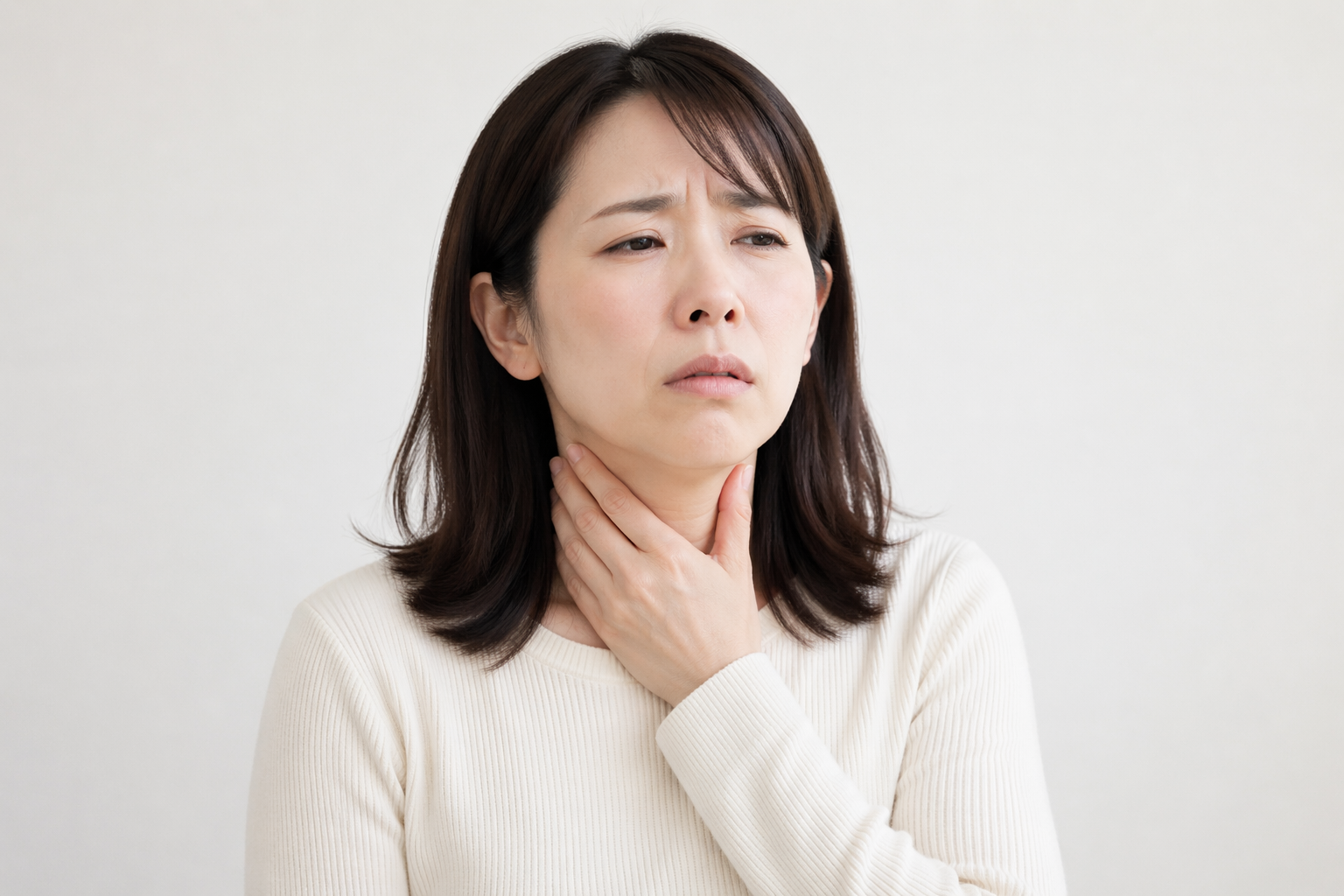 のどのたるみ、いびきの原因？なぜ？