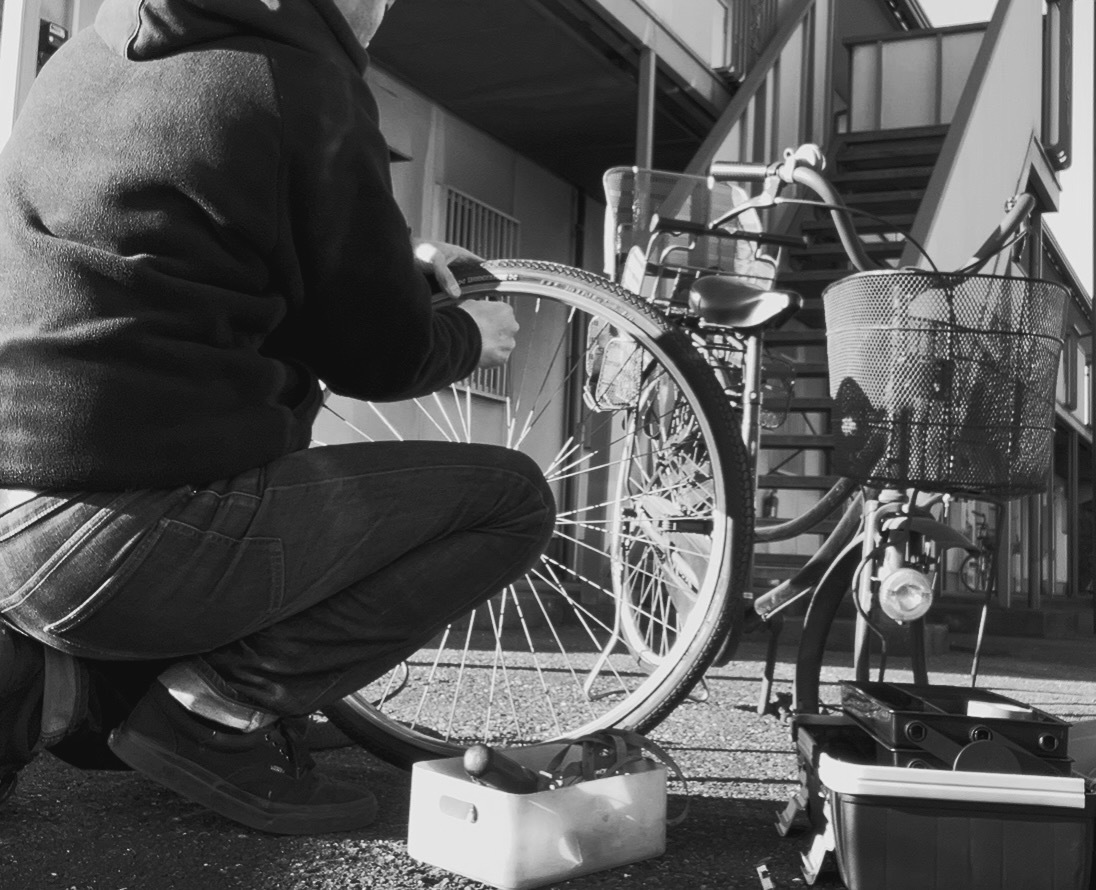 伊勢崎市で自転車がパンクしたらどうする？持ち込み修理と出張修理を徹底比較｜MIDORIの出張費1,500円は高い？安い？
