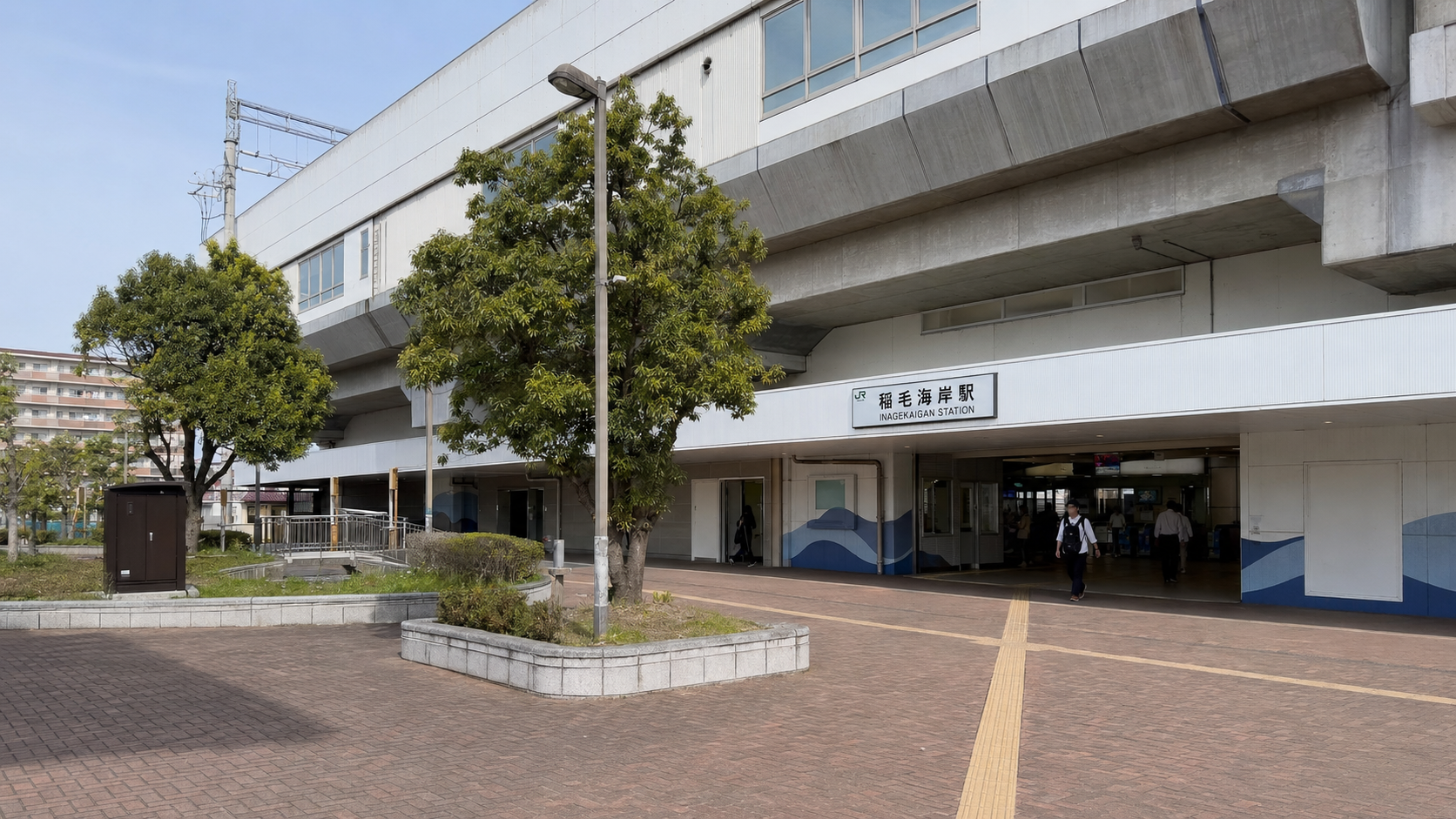 JR京葉線の稲毛海岸駅をイメージして生成した外観画像