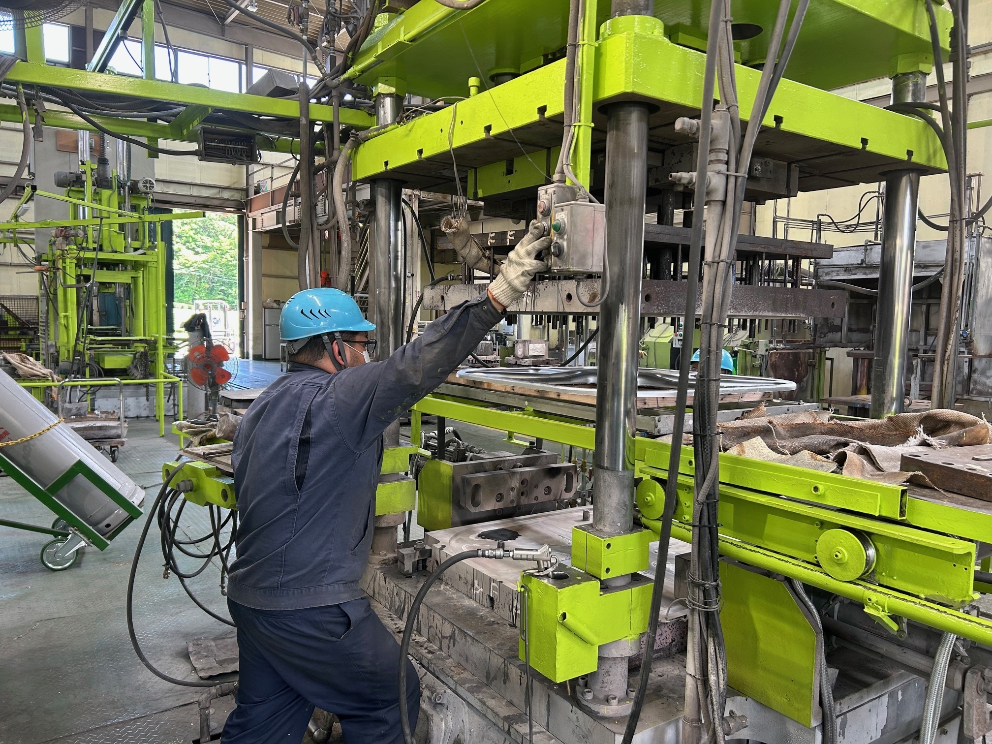 アルミ鋳物の正解へようこそ－工程別解説　低圧鋳造編