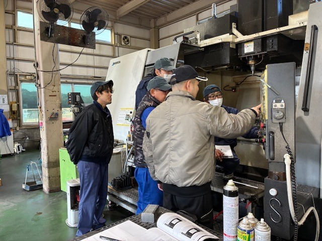 三鷹光器菊川工場で　オークマ「対話式プログラム講習」開催