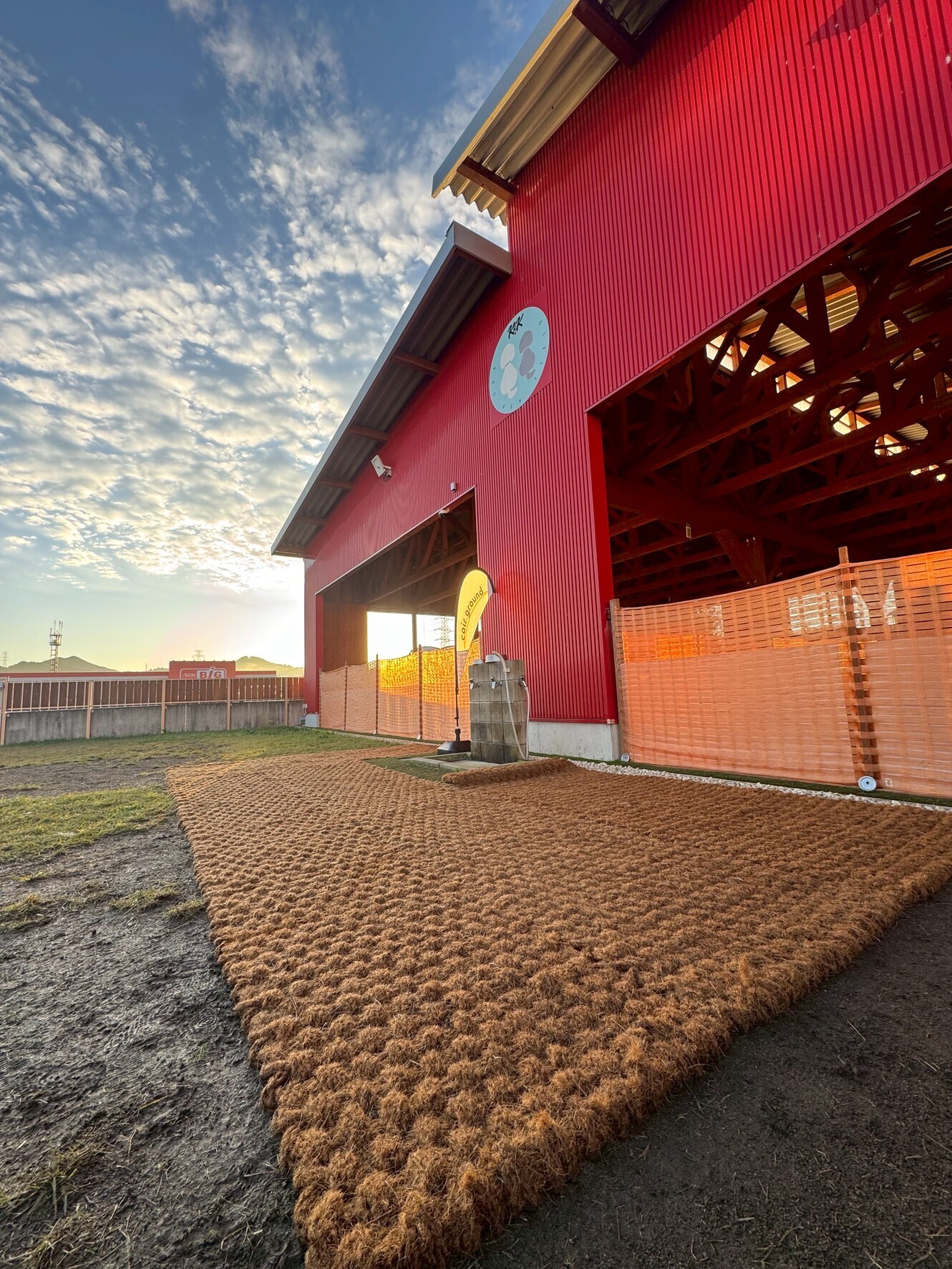 庭に何を敷けばいいか迷っている愛犬家の方へ― 体験してから相談できる「コイヤーグラウンド」という選択 ―