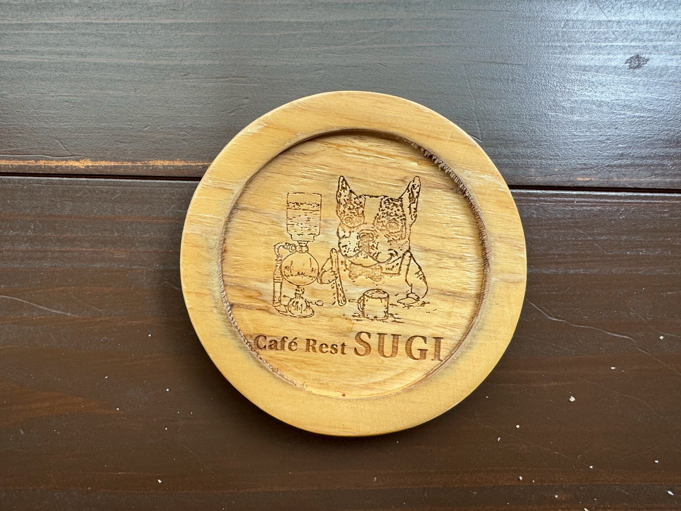 岐阜で見つけた、大型犬も「当たり前に」くつろげる広々カフェ