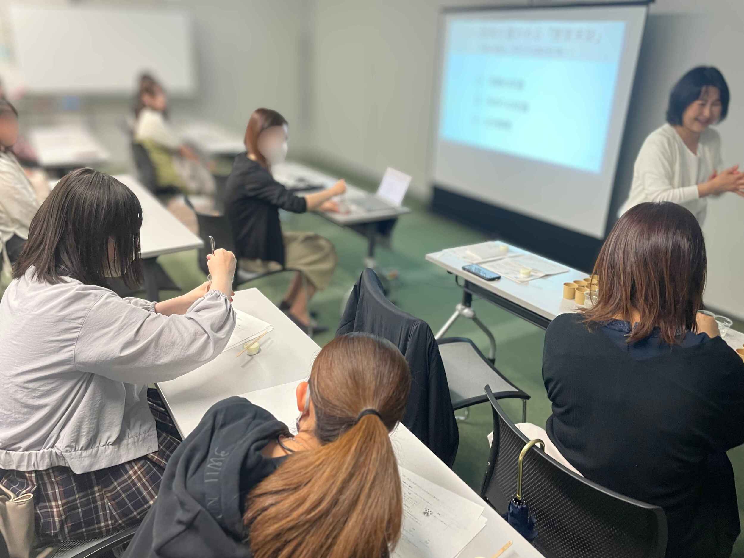 🌿 働く女性のための「腸活とアロマ」講座〜おうちでできる、心とからだのお手当て〜