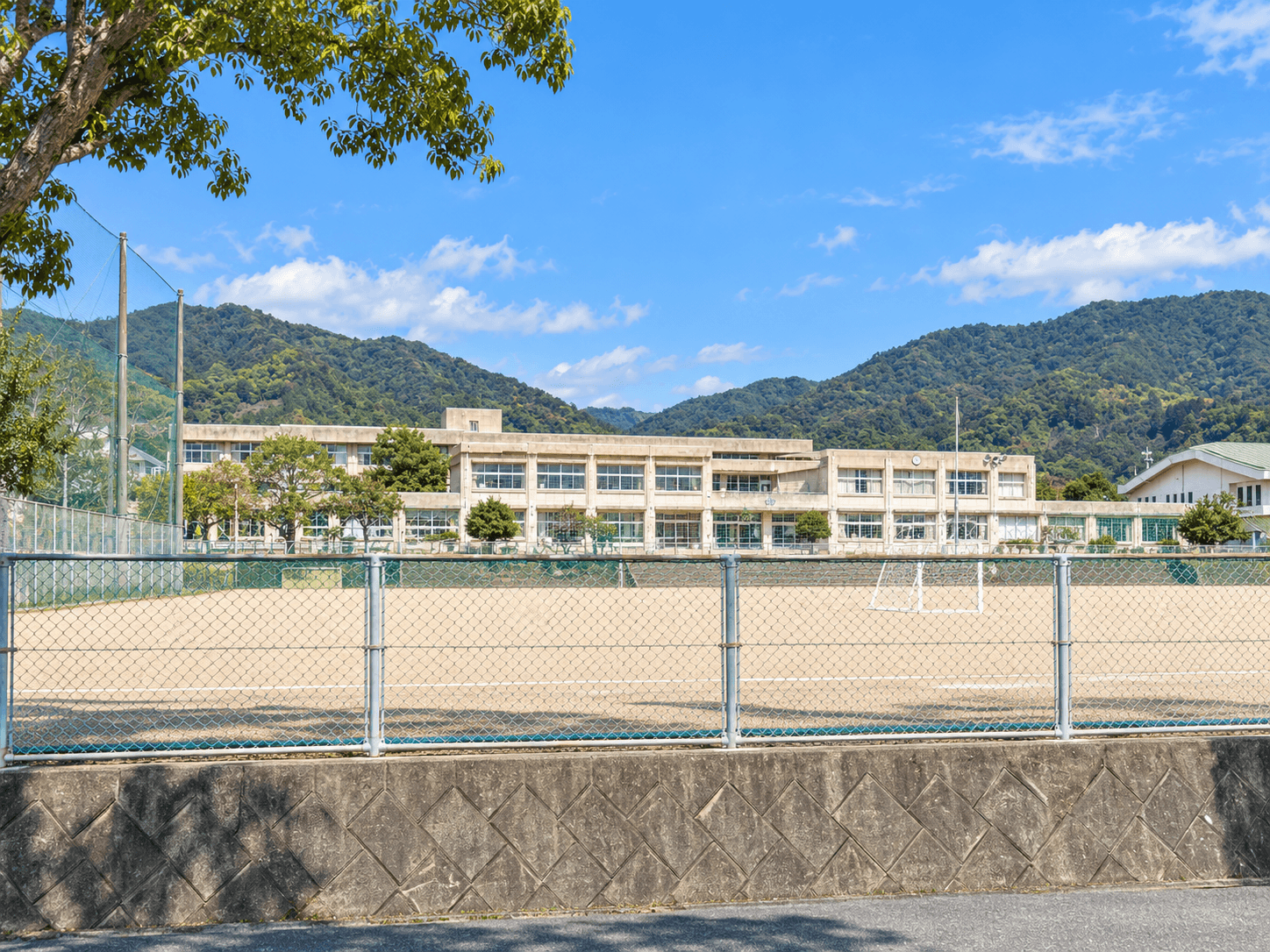 牟礼中学校