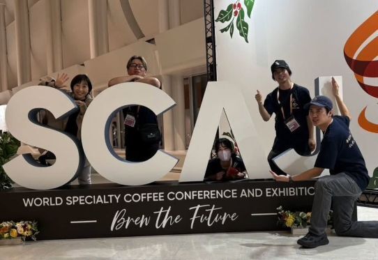ここはコーヒーのディズニーランド！世界のコーヒーが集まるSCAJ 2026