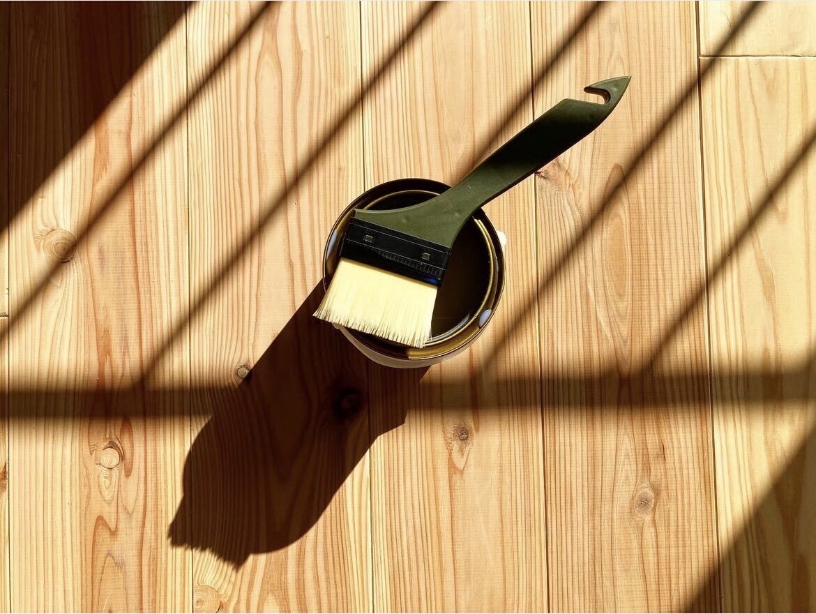 【リノベ進捗】輝きが増す床！ニス塗りで仕上げへ。もうすぐ完成です！