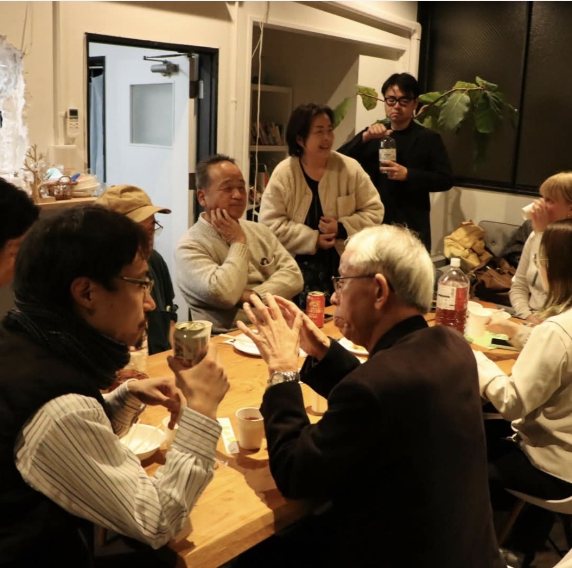 主役は参加者の皆さん。新しい仲間を迎えた、手作りの歓迎会