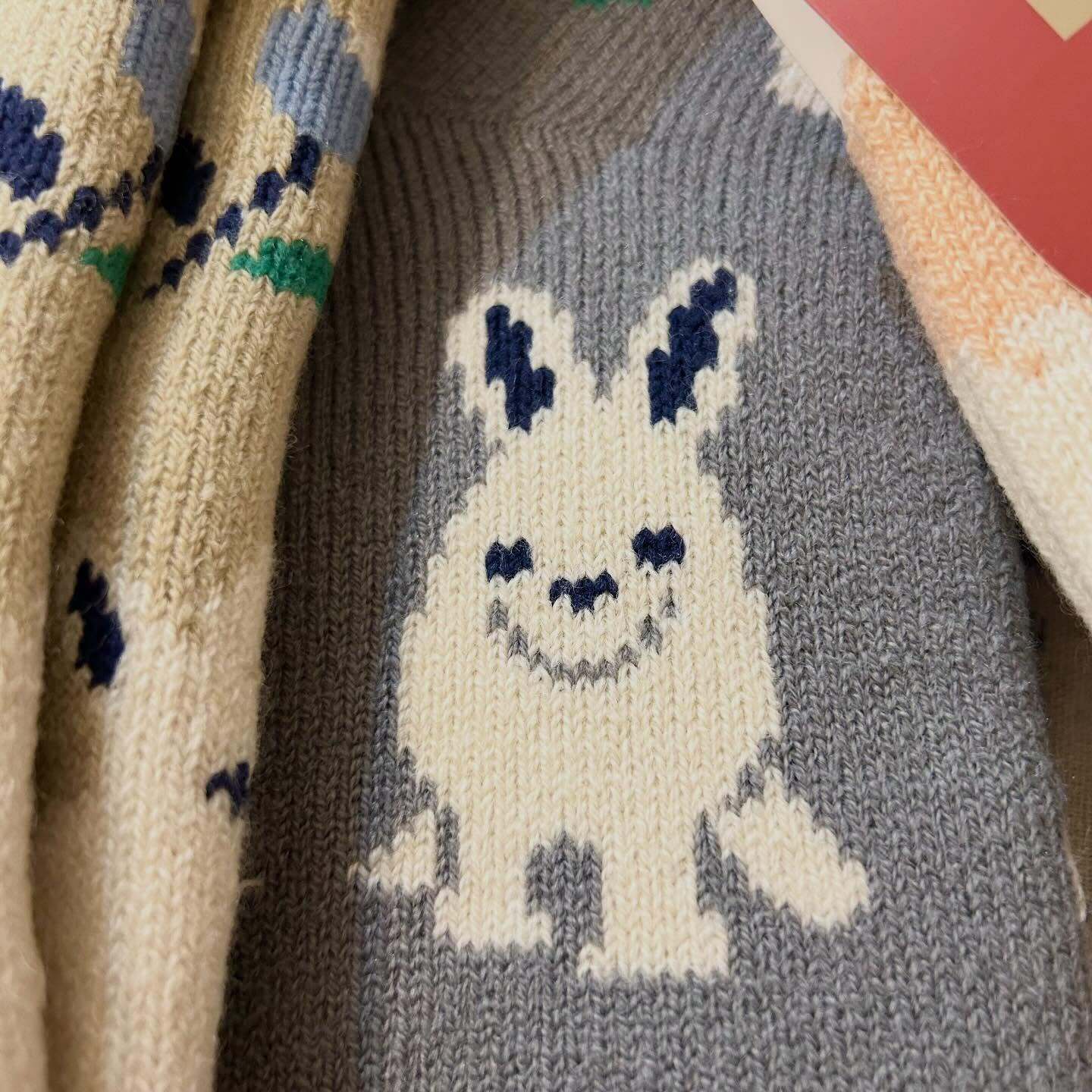 冬の足元あったかうさぎ