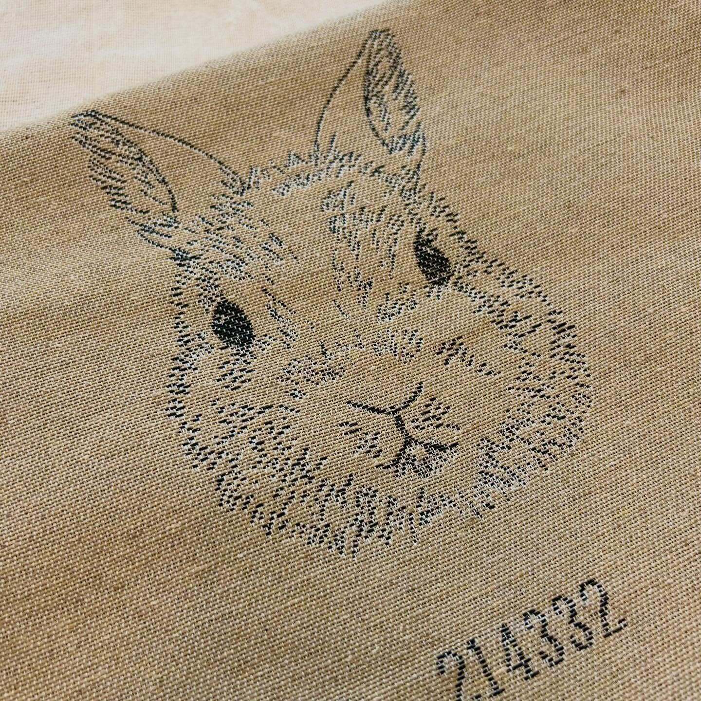 ジャカード織で仕上げたうさぎさんのトートバッグ