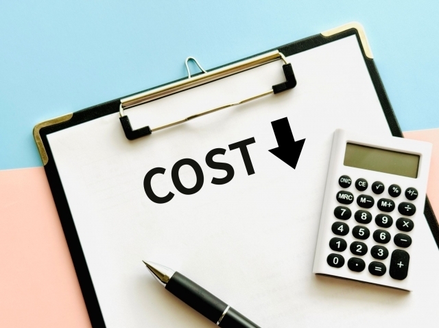 「自社採用」と「営業代行（Help First）」どっちが得？ 障がい福祉の集客コストを徹底比較