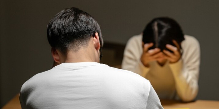 自己破産するには？自分で手続きする方法と弁護士に頼むべき理由を解説