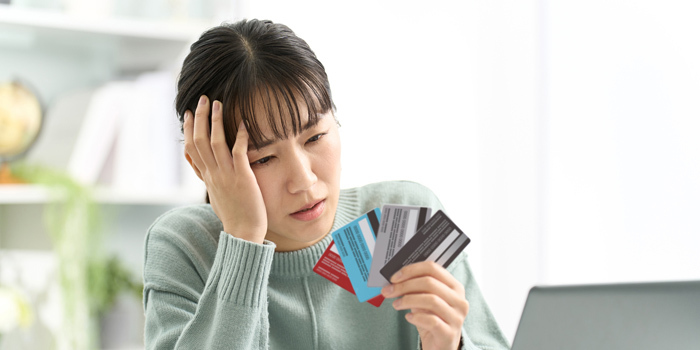 自己破産後もクレジットカード支払いできる？5年以内の代替手段と再取得のポイント
