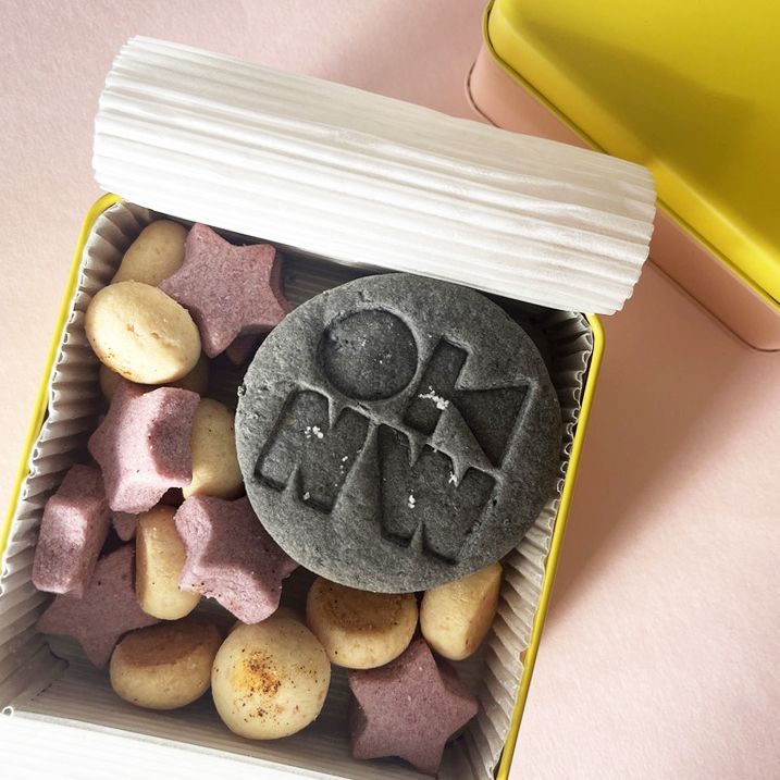 本日限定（6/29）お値下げ‼️イマン・ビビアンパープル　セル缶　希少‼️ 沖縄クッキー缶 | See Em Why K シーエムワイケー