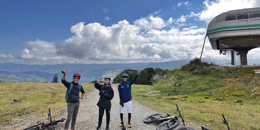 標高1,550mの絶景を目指すビッグゲレンデE-MTBツアーのイメージ