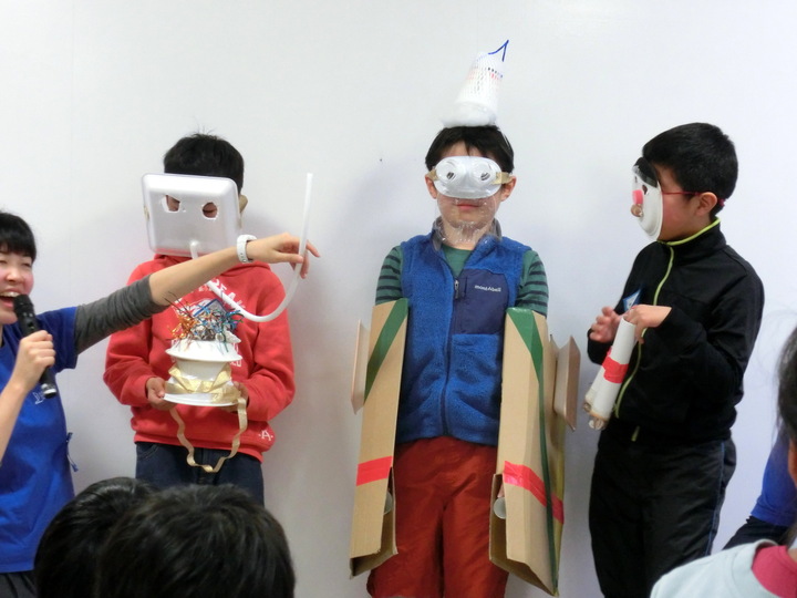 ワクワクドキドキ!ひみつのワールド~破る・揉む・折る・たたむ・重ねる・結ぶ・貼る・何でもOK。新聞紙の百色変化~ 子どものやる気を引きだすセミナーIN神戸