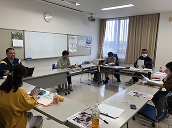 生活指導サークル「松ぼっくりの会」例会＝現場の悩みを持ち寄る集い