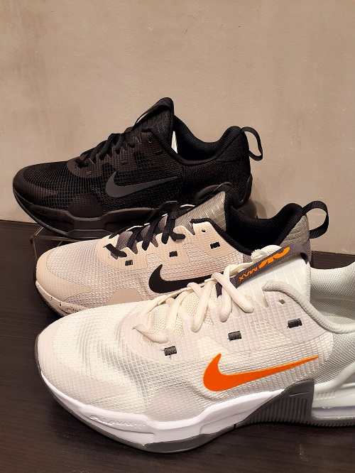 Nike air hotsell max saunterer price