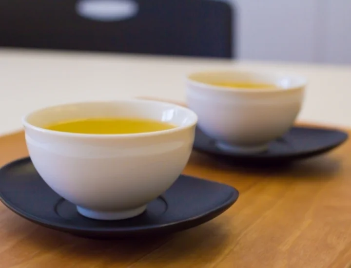 面接でお茶を出されたら飲んでもいい？飲まない方がいい？