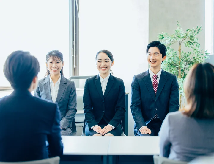 グループ面接(集団面接)で聞かれること一覧と他者と差がつく回答例文付き対策ガイド
